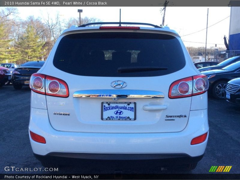 Pearl White / Cocoa Black 2010 Hyundai Santa Fe SE 4WD