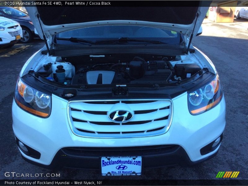 Pearl White / Cocoa Black 2010 Hyundai Santa Fe SE 4WD