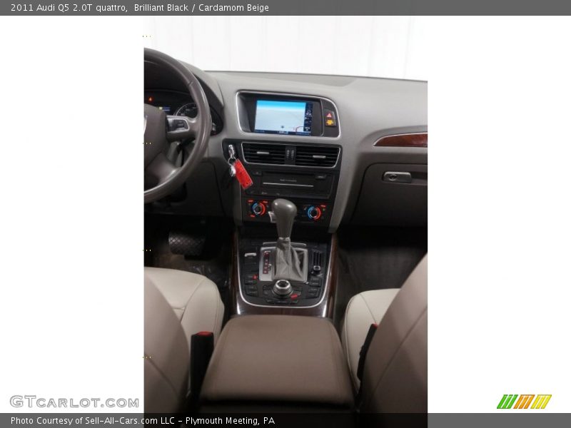 Brilliant Black / Cardamom Beige 2011 Audi Q5 2.0T quattro