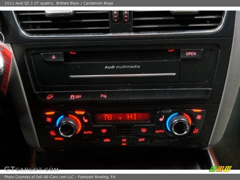 Brilliant Black / Cardamom Beige 2011 Audi Q5 2.0T quattro
