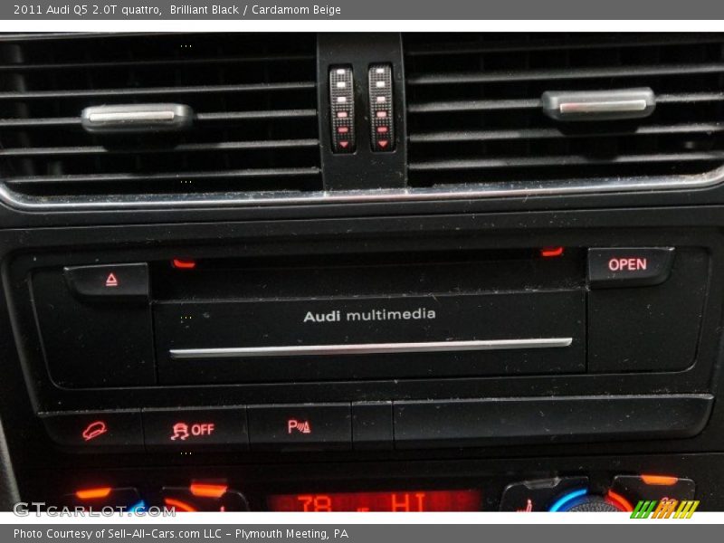 Brilliant Black / Cardamom Beige 2011 Audi Q5 2.0T quattro