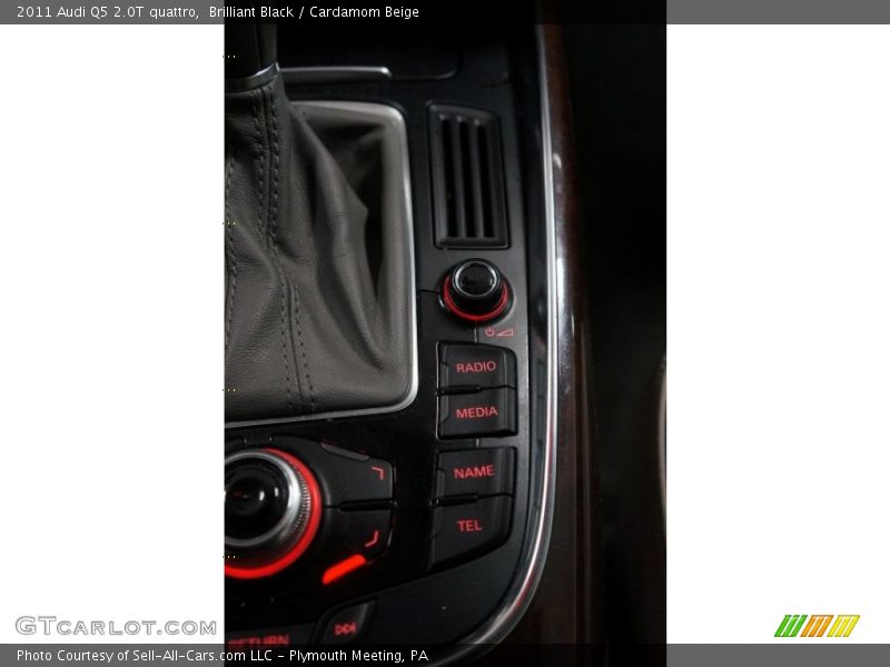 Brilliant Black / Cardamom Beige 2011 Audi Q5 2.0T quattro