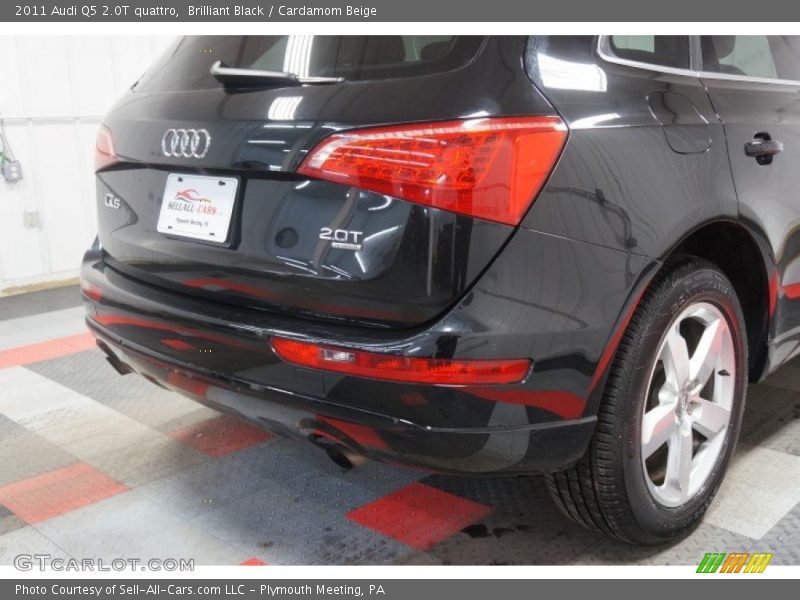 Brilliant Black / Cardamom Beige 2011 Audi Q5 2.0T quattro