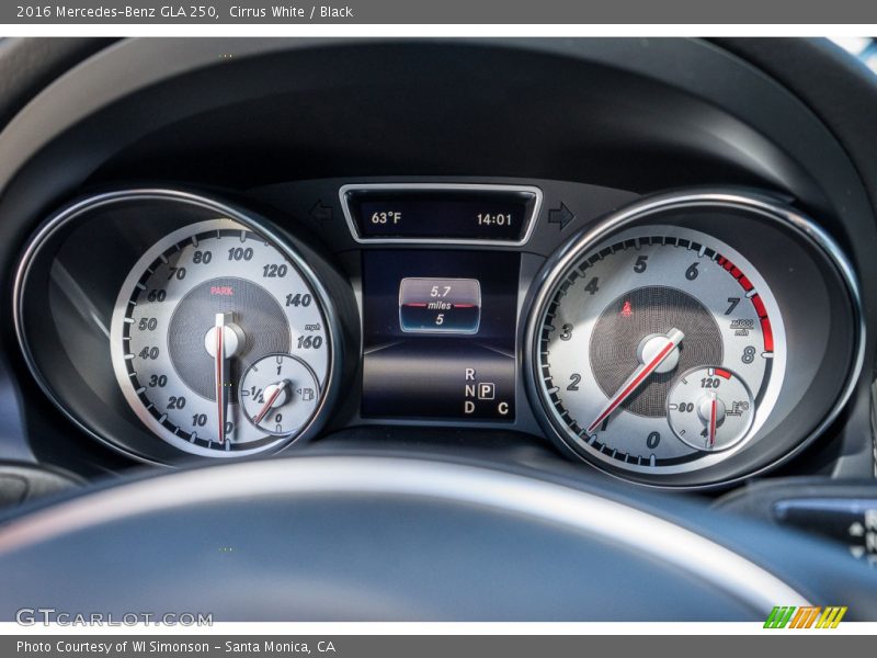 Cirrus White / Black 2016 Mercedes-Benz GLA 250