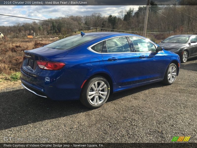 Vivid Blue Pearl / Black/Linen 2016 Chrysler 200 Limited