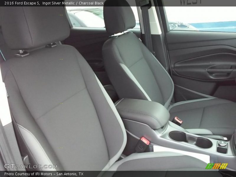 Ingot Silver Metallic / Charcoal Black 2016 Ford Escape S