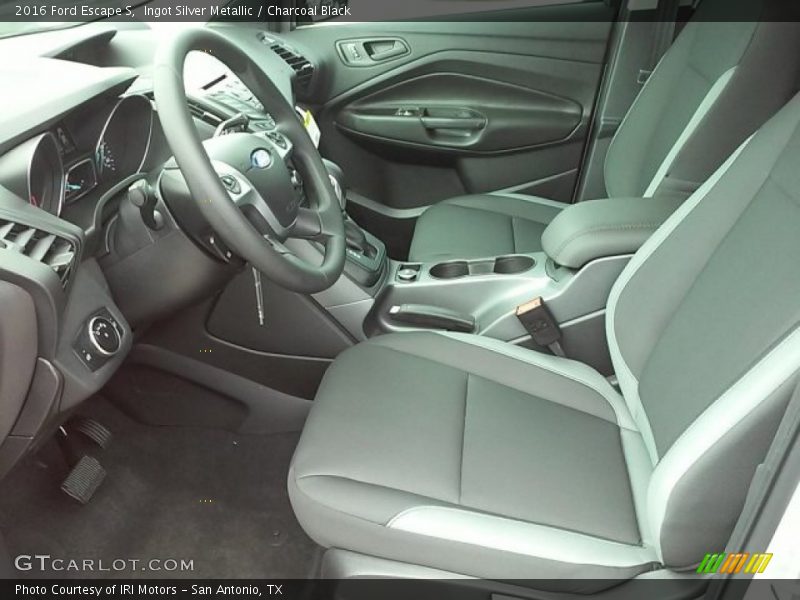 Ingot Silver Metallic / Charcoal Black 2016 Ford Escape S