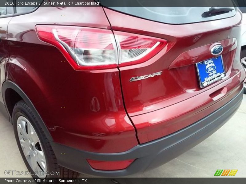 Sunset Metallic / Charcoal Black 2016 Ford Escape S