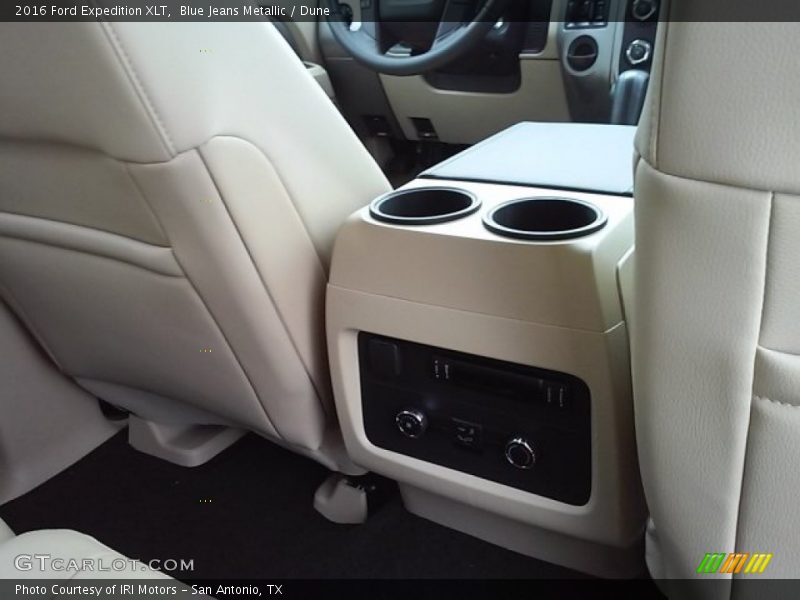 Blue Jeans Metallic / Dune 2016 Ford Expedition XLT