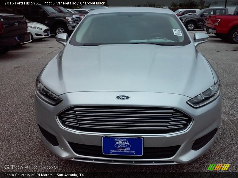 Ingot Silver Metallic / Charcoal Black 2016 Ford Fusion SE
