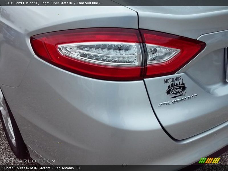 Ingot Silver Metallic / Charcoal Black 2016 Ford Fusion SE