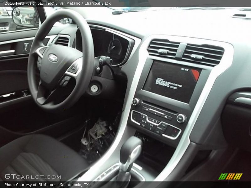 Ingot Silver Metallic / Charcoal Black 2016 Ford Fusion SE
