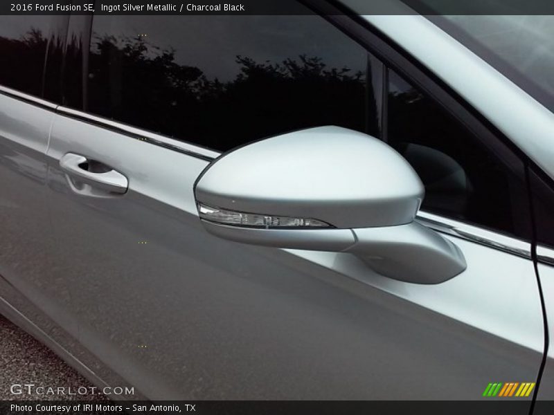 Ingot Silver Metallic / Charcoal Black 2016 Ford Fusion SE