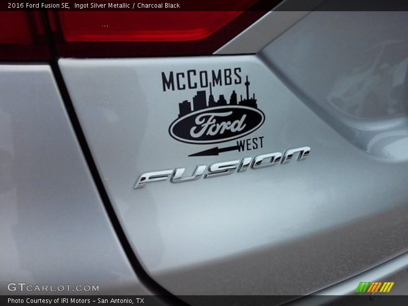 Ingot Silver Metallic / Charcoal Black 2016 Ford Fusion SE