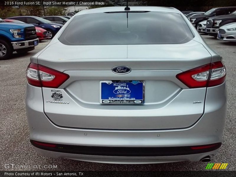 Ingot Silver Metallic / Charcoal Black 2016 Ford Fusion SE