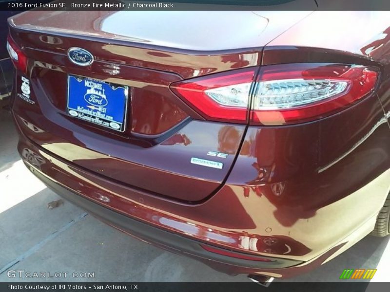 Bronze Fire Metallic / Charcoal Black 2016 Ford Fusion SE