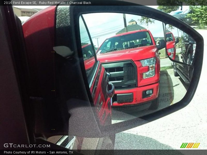 Ruby Red Metallic / Charcoal Black 2016 Ford Escape SE
