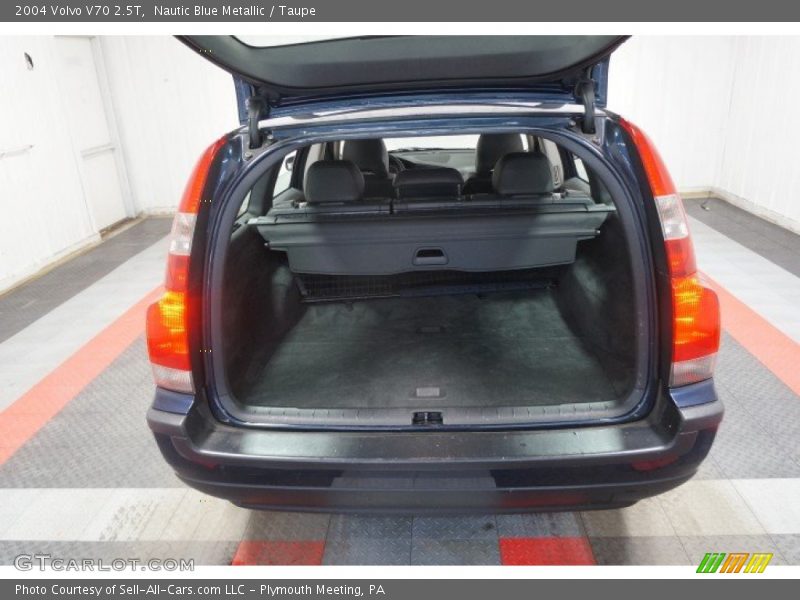 Nautic Blue Metallic / Taupe 2004 Volvo V70 2.5T