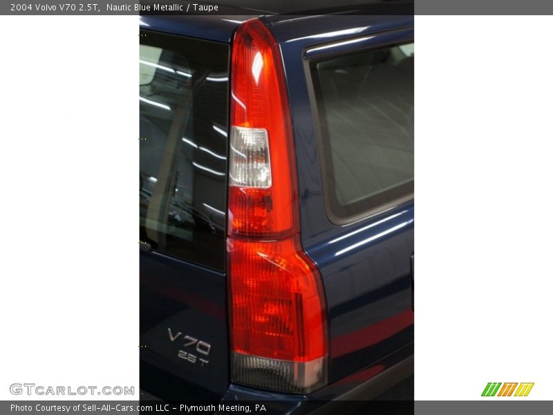 Nautic Blue Metallic / Taupe 2004 Volvo V70 2.5T