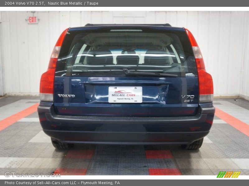 Nautic Blue Metallic / Taupe 2004 Volvo V70 2.5T