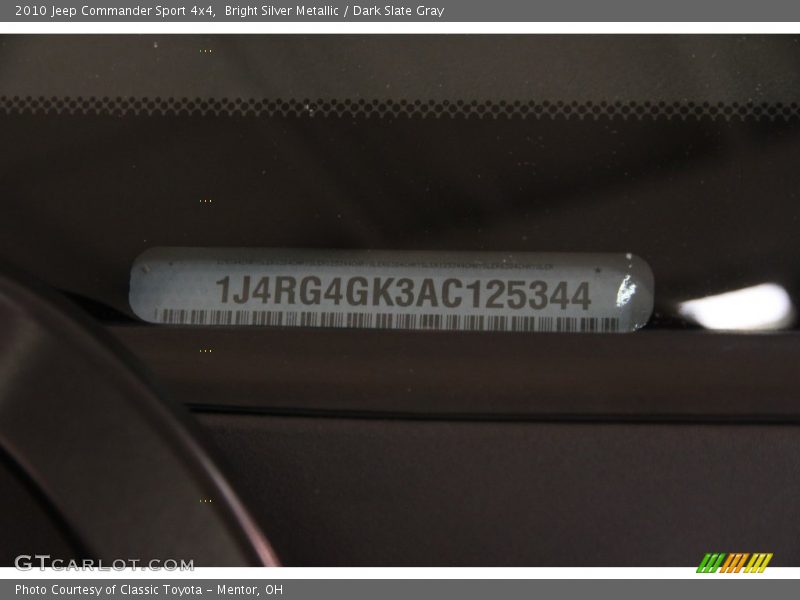 Bright Silver Metallic / Dark Slate Gray 2010 Jeep Commander Sport 4x4