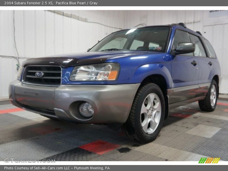 Pacifica Blue Pearl / Gray 2004 Subaru Forester 2.5 XS