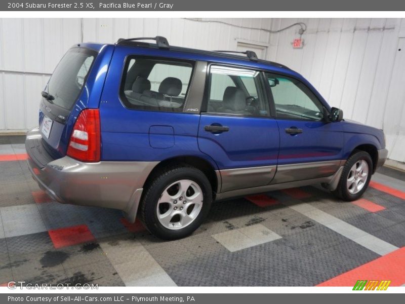 Pacifica Blue Pearl / Gray 2004 Subaru Forester 2.5 XS