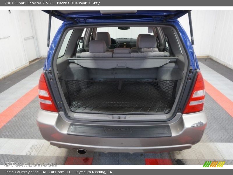 Pacifica Blue Pearl / Gray 2004 Subaru Forester 2.5 XS