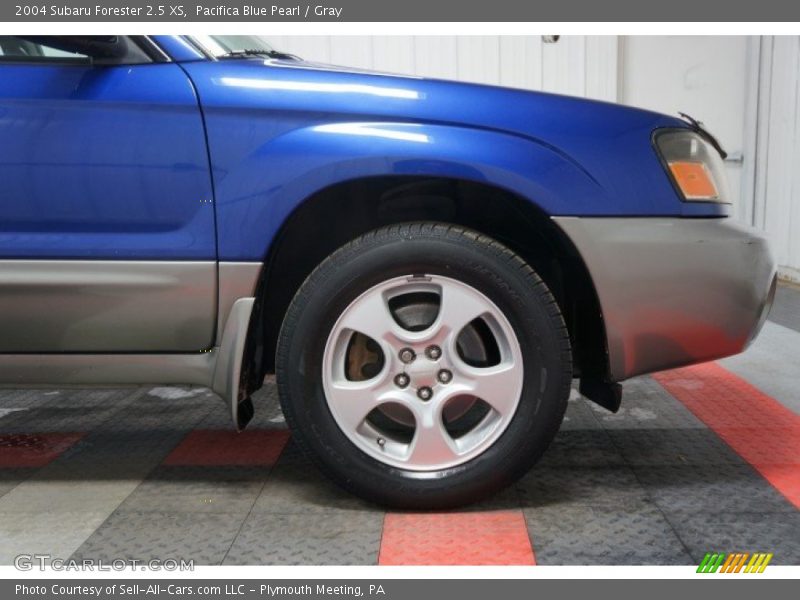 Pacifica Blue Pearl / Gray 2004 Subaru Forester 2.5 XS