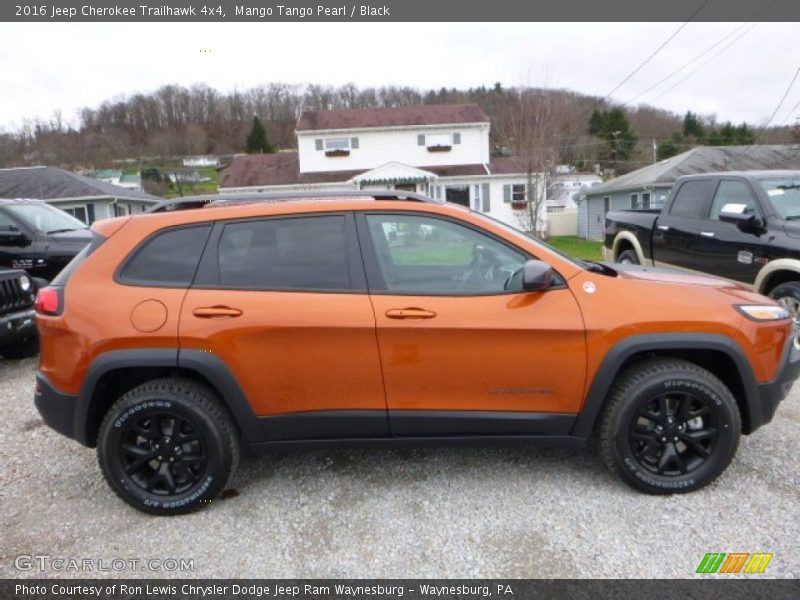 Mango Tango Pearl / Black 2016 Jeep Cherokee Trailhawk 4x4