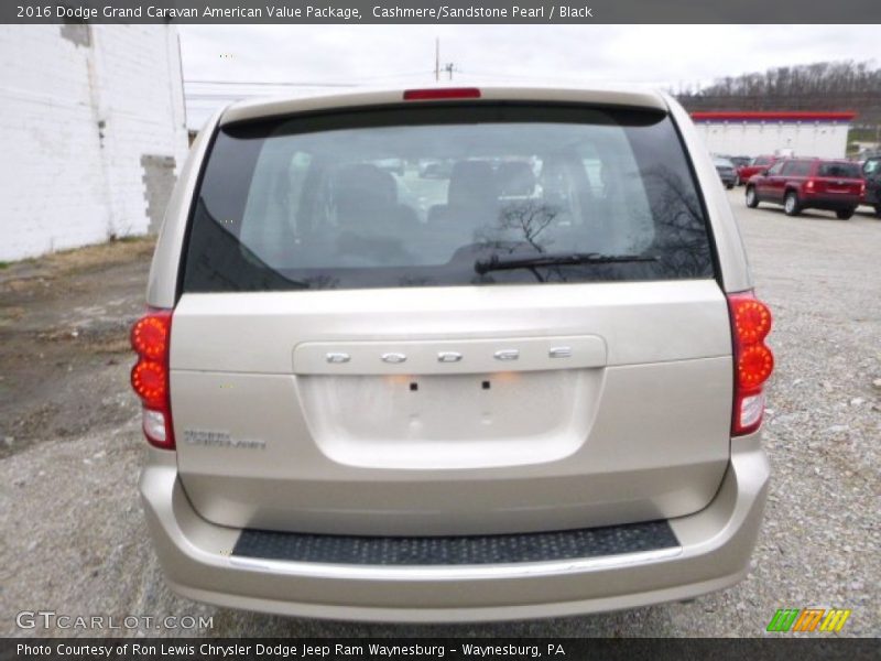 Cashmere/Sandstone Pearl / Black 2016 Dodge Grand Caravan American Value Package