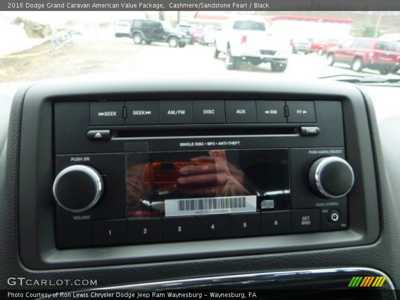 Cashmere/Sandstone Pearl / Black 2016 Dodge Grand Caravan American Value Package