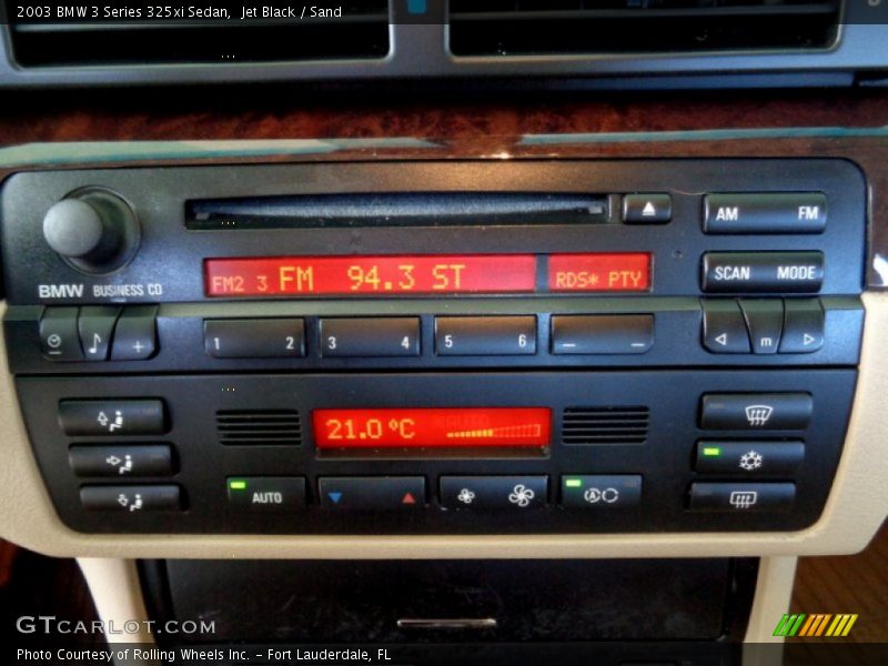 Jet Black / Sand 2003 BMW 3 Series 325xi Sedan