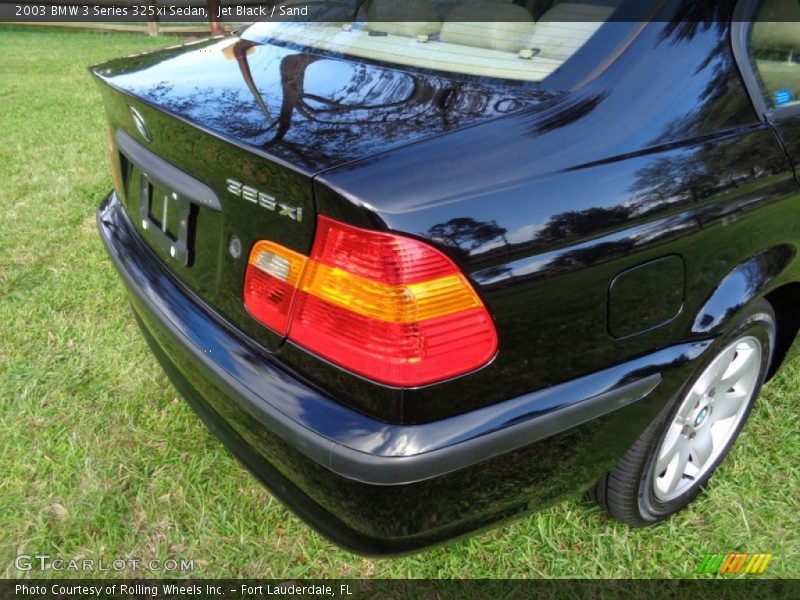 Jet Black / Sand 2003 BMW 3 Series 325xi Sedan