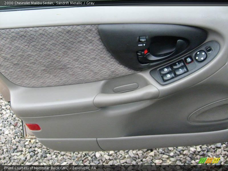 Sandrift Metallic / Gray 2000 Chevrolet Malibu Sedan