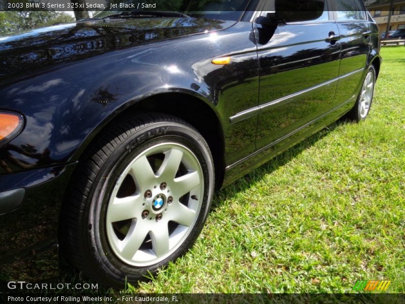 Jet Black / Sand 2003 BMW 3 Series 325xi Sedan