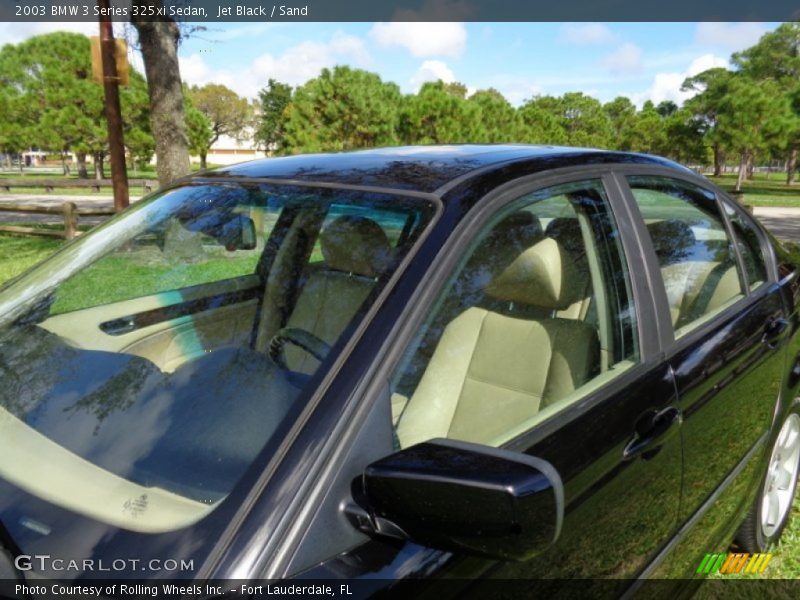 Jet Black / Sand 2003 BMW 3 Series 325xi Sedan