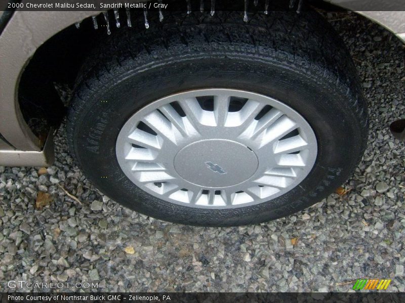 Sandrift Metallic / Gray 2000 Chevrolet Malibu Sedan