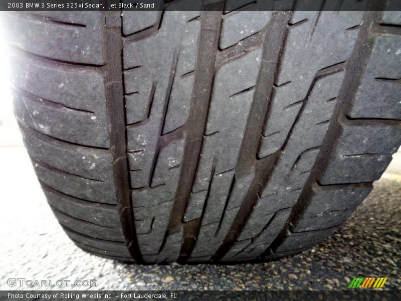 Jet Black / Sand 2003 BMW 3 Series 325xi Sedan
