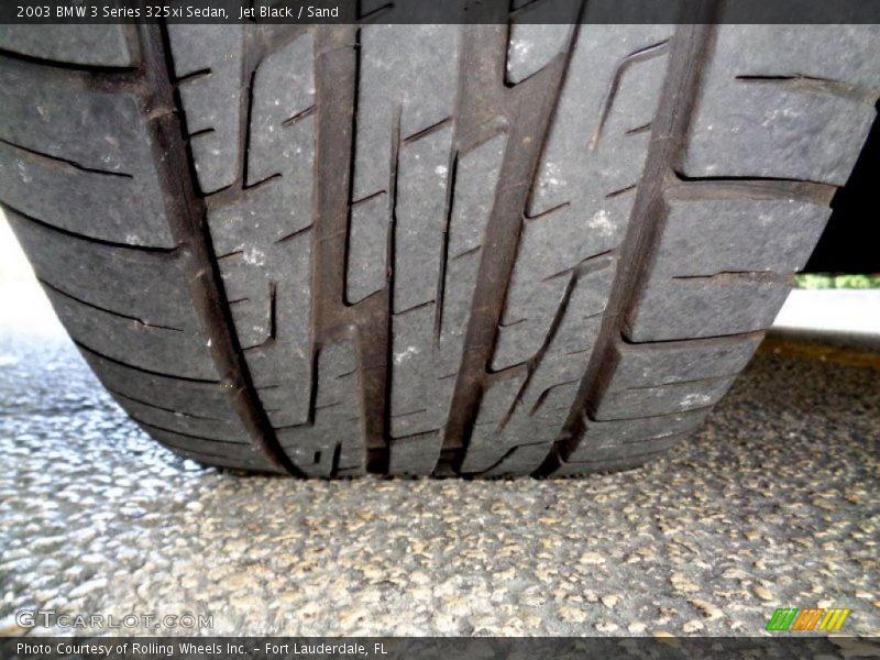 Jet Black / Sand 2003 BMW 3 Series 325xi Sedan