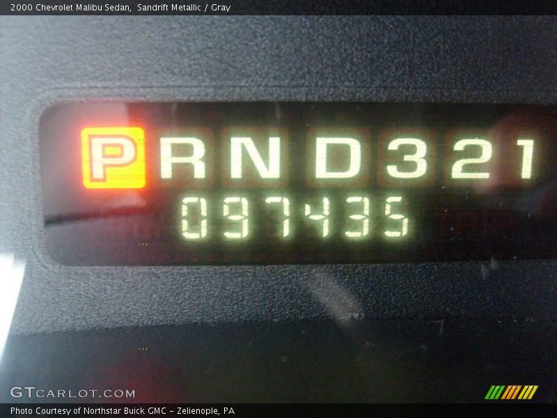 Sandrift Metallic / Gray 2000 Chevrolet Malibu Sedan