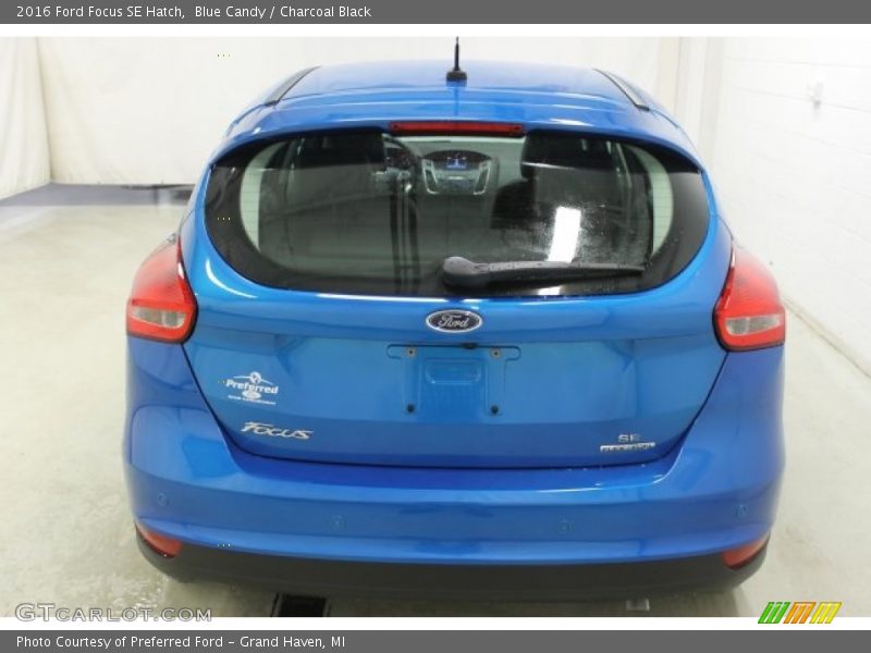 Blue Candy / Charcoal Black 2016 Ford Focus SE Hatch