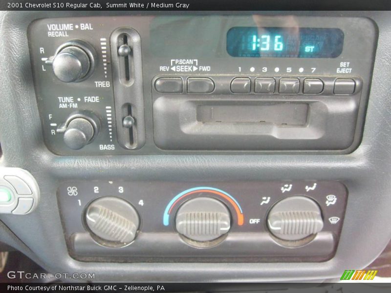 Summit White / Medium Gray 2001 Chevrolet S10 Regular Cab