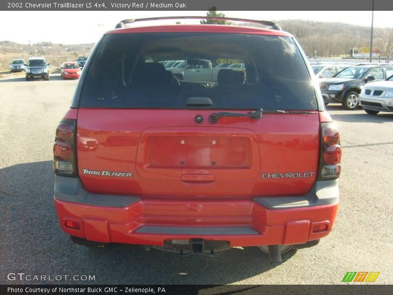 Victory Red / Medium Oak 2002 Chevrolet TrailBlazer LS 4x4