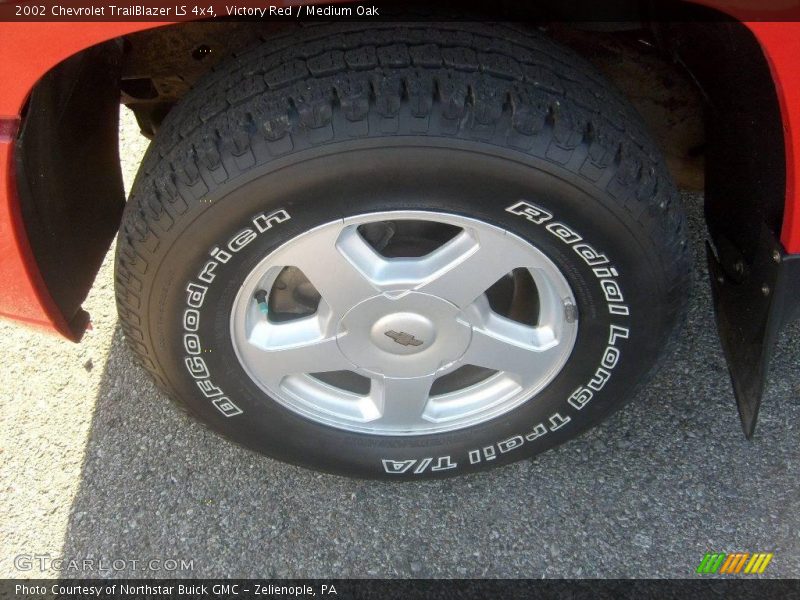 Victory Red / Medium Oak 2002 Chevrolet TrailBlazer LS 4x4