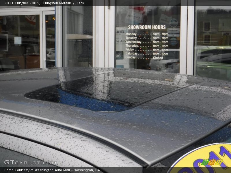 Tungsten Metallic / Black 2011 Chrysler 200 S