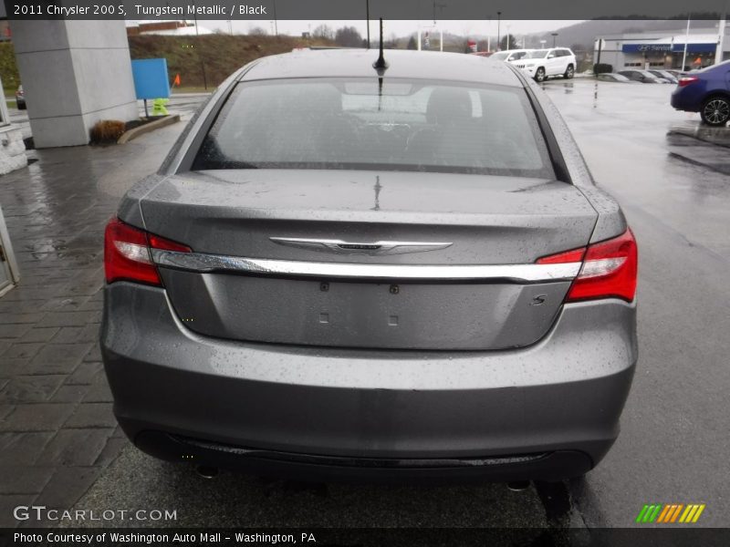 Tungsten Metallic / Black 2011 Chrysler 200 S