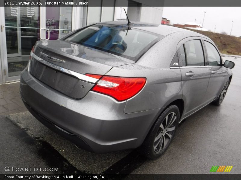 Tungsten Metallic / Black 2011 Chrysler 200 S