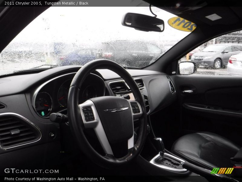 Tungsten Metallic / Black 2011 Chrysler 200 S