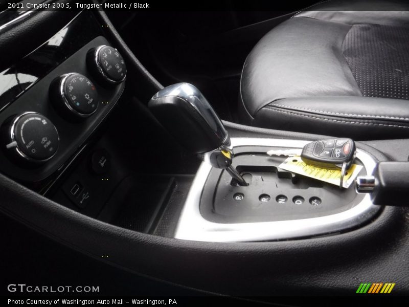 Tungsten Metallic / Black 2011 Chrysler 200 S